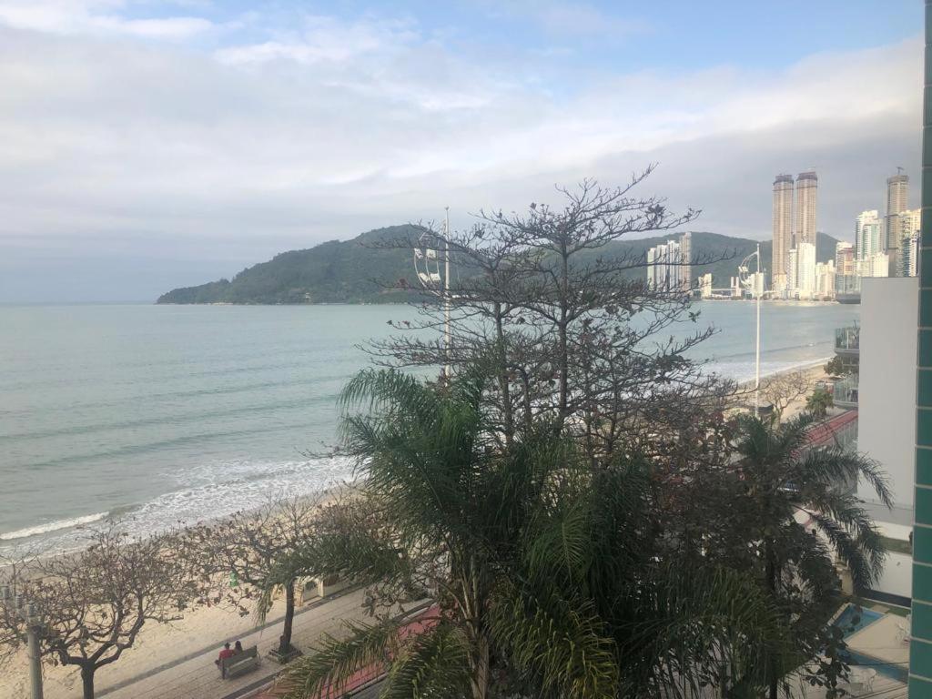 Baln Camboriu - Beira Mar Apartment บัลเนอาริโอ กังโบริว ภายนอก รูปภาพ