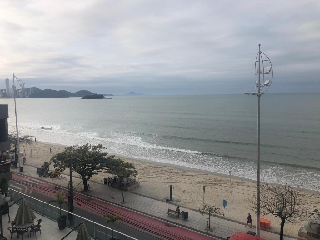 Baln Camboriu - Beira Mar Apartment บัลเนอาริโอ กังโบริว ภายนอก รูปภาพ